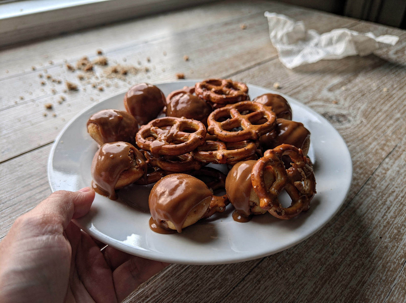 Caramel Pretzel Bites